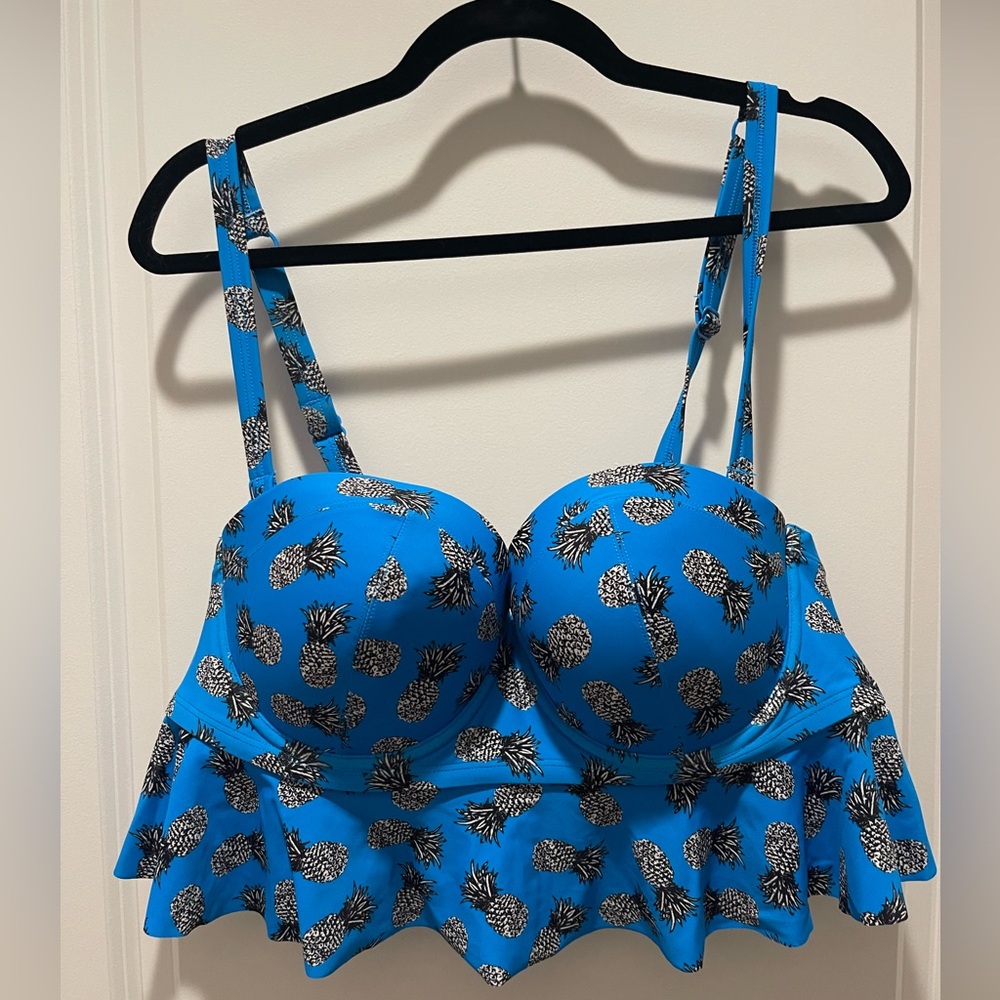 Torrid Blue Pineapple Print Swim Top Sz 16 (1)
